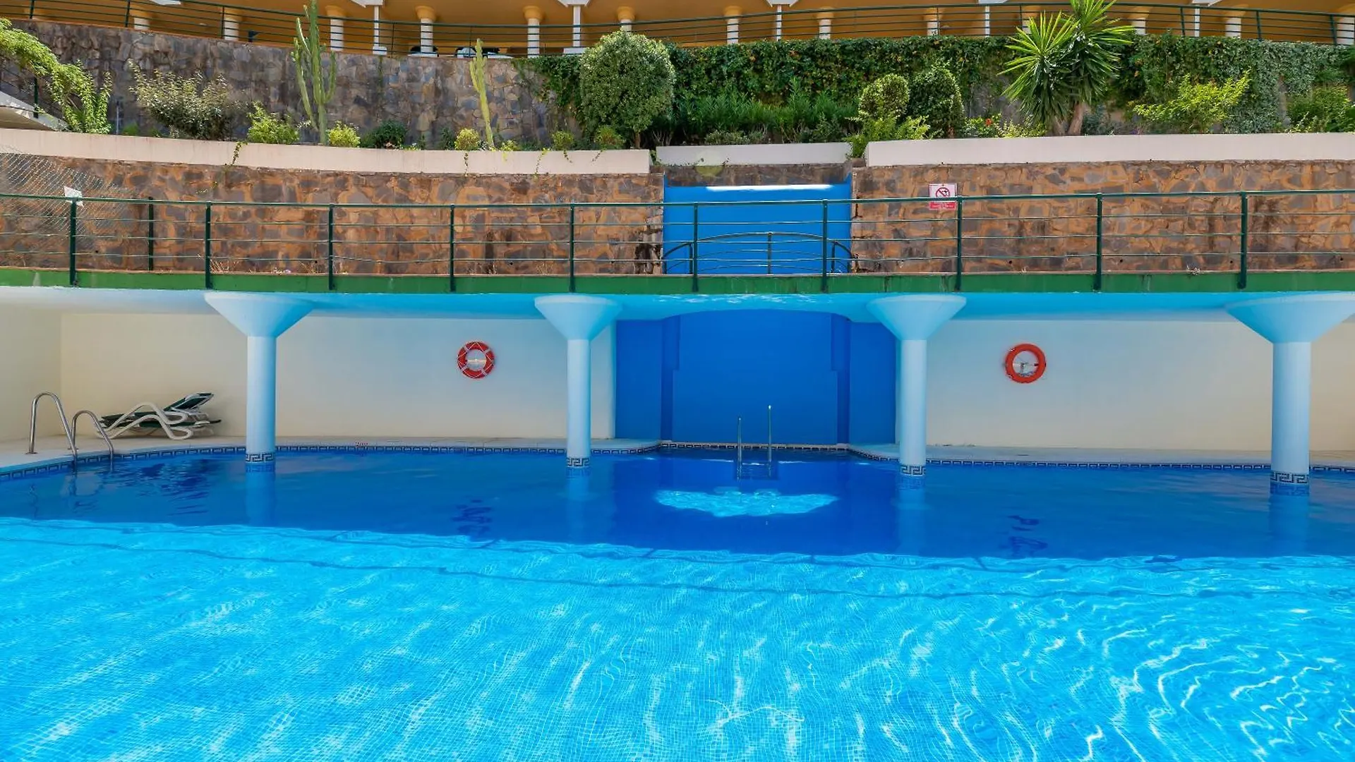 Elegant 2 Bdrm Penthouse With Bbq And Pools Apartment Marbella