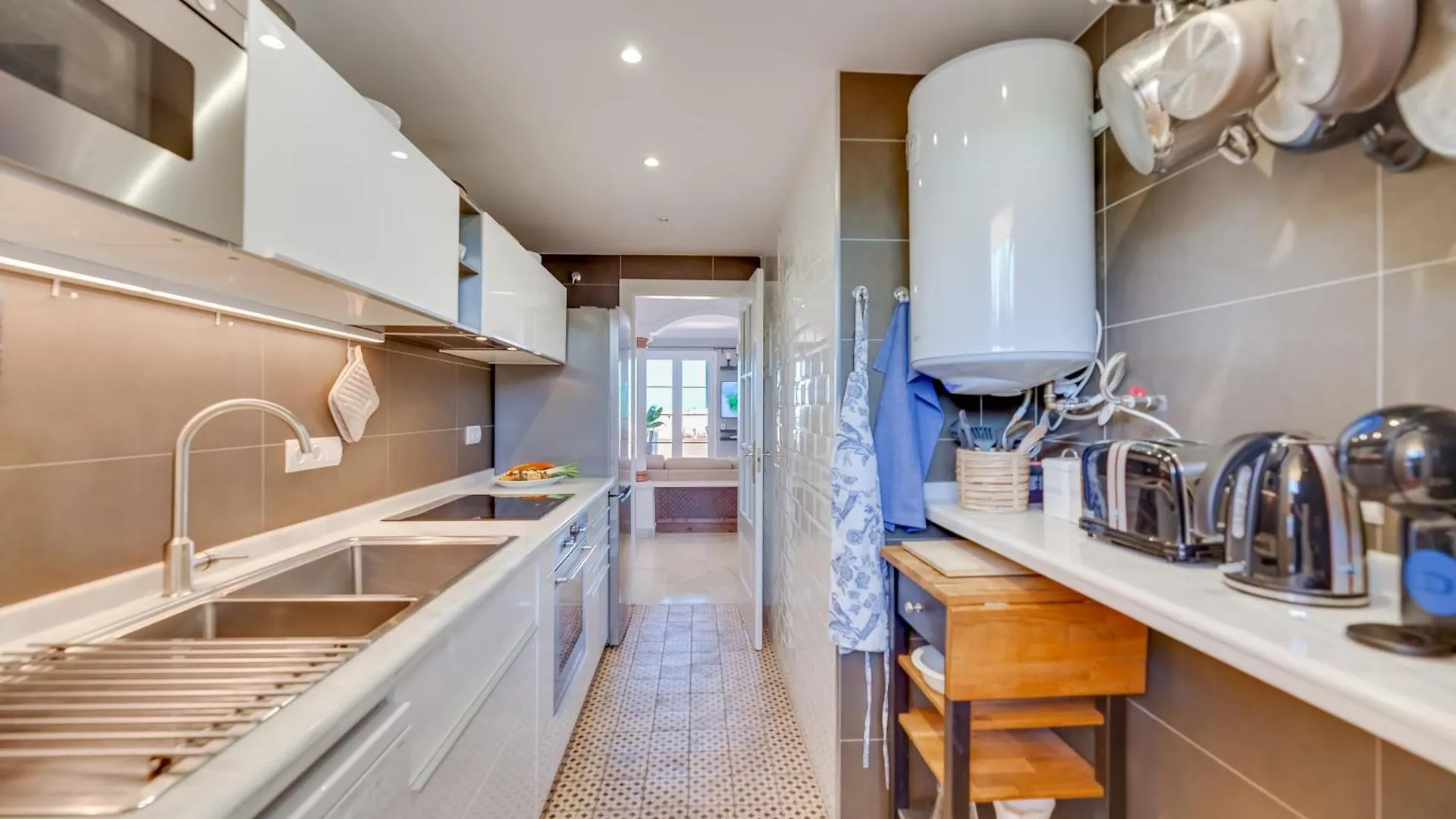 Elegant 2 Bdrm Penthouse With Bbq And Pools Apartment Marbella Spain